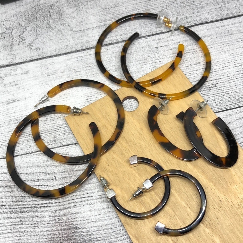 Curated bundle lot 4 faux tortoise shell earrings LrL and more